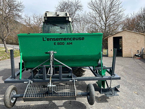 ensemenceuse pour fabrication de pièges à truffes