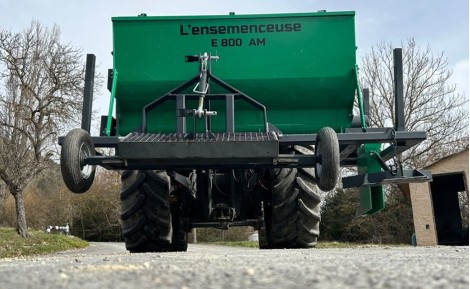 L'ensemenceuse E800 AM, pour faire des pièges à truffes linéaires
